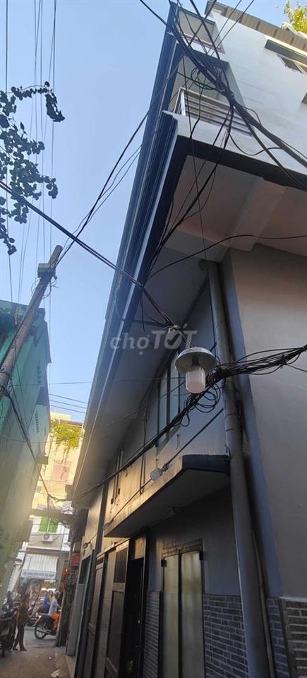 bán nhà hai mặt tiền