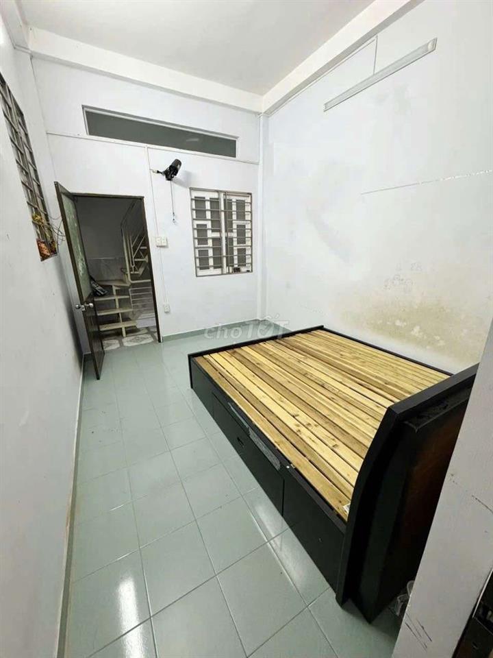 Bán nhà Tôn Đản Q4 - xe tải đỗ cửa