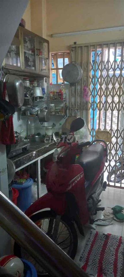 BÁN NHÀ NGAY CHỢ XÓM CHIẾU, THUẬN TIỆN KINH DOANH