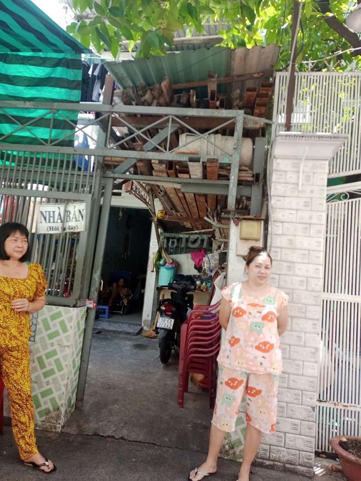 nhà bán vị trí đẹp dễ kinh doanh hẻm xe hơi 