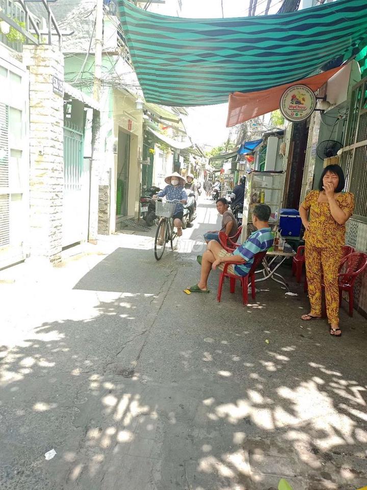 nhà bán vị trí đẹp dễ kinh doanh hẻm xe hơi 