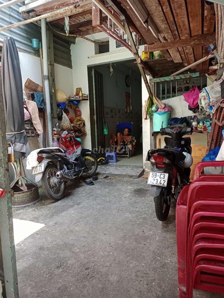 nhà bán vị trí đẹp dễ kinh doanh hẻm xe hơi 