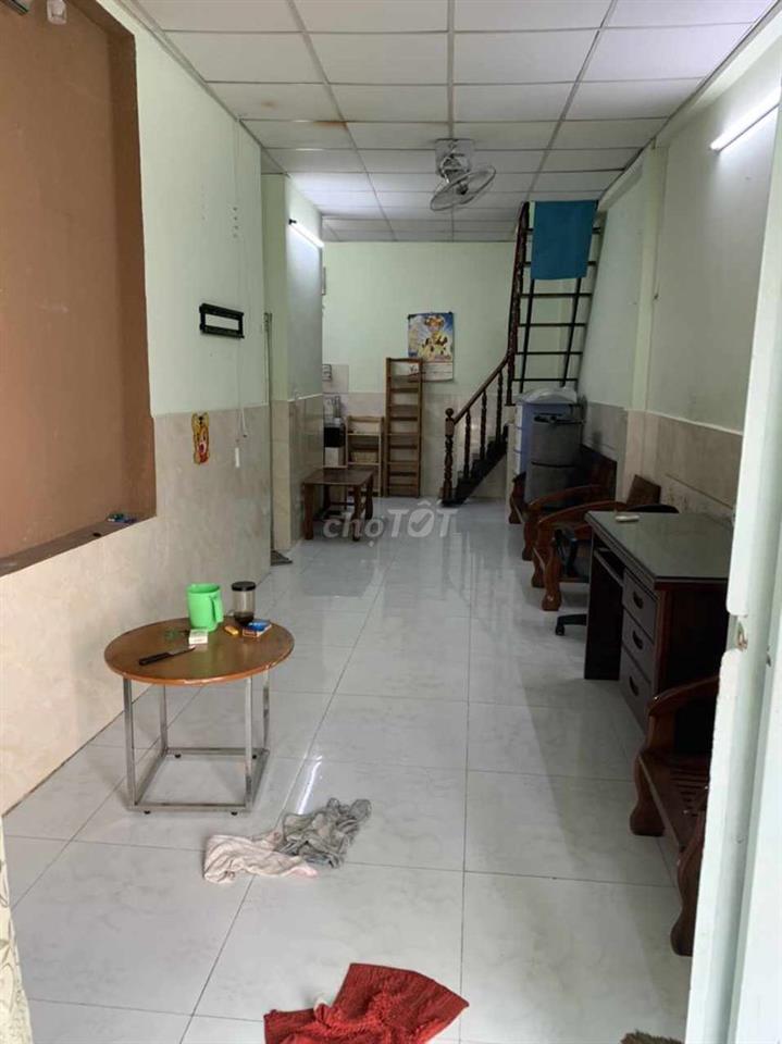 Cho thuê nhà nguyên căn q4