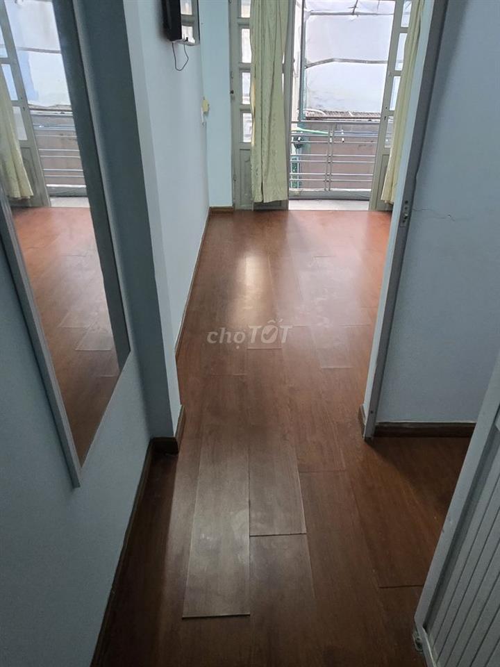Cho thuê nhà nguyên căn q4