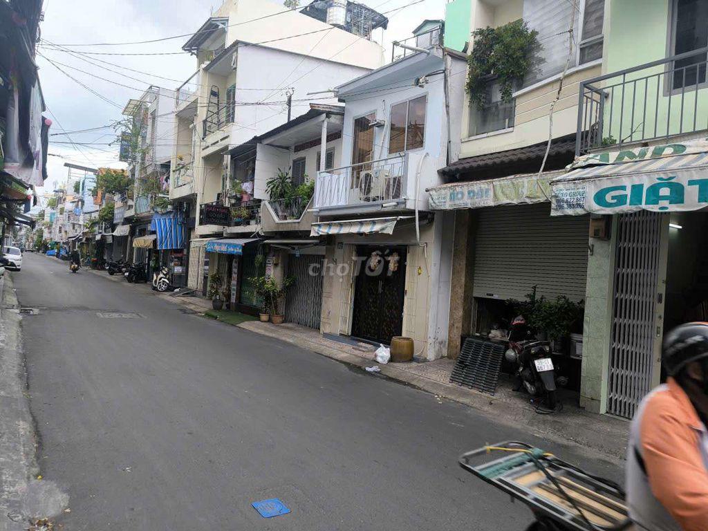 Nhà mặt tiền , ngay góc chợ , dễ buôn bán , ngay cầu tân thuận 2