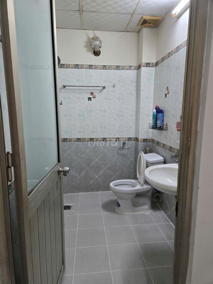 Cho thuê nhà nguyên căn 2 phòng ngủ hẻm Nguyễn Tất Thành Quận 4