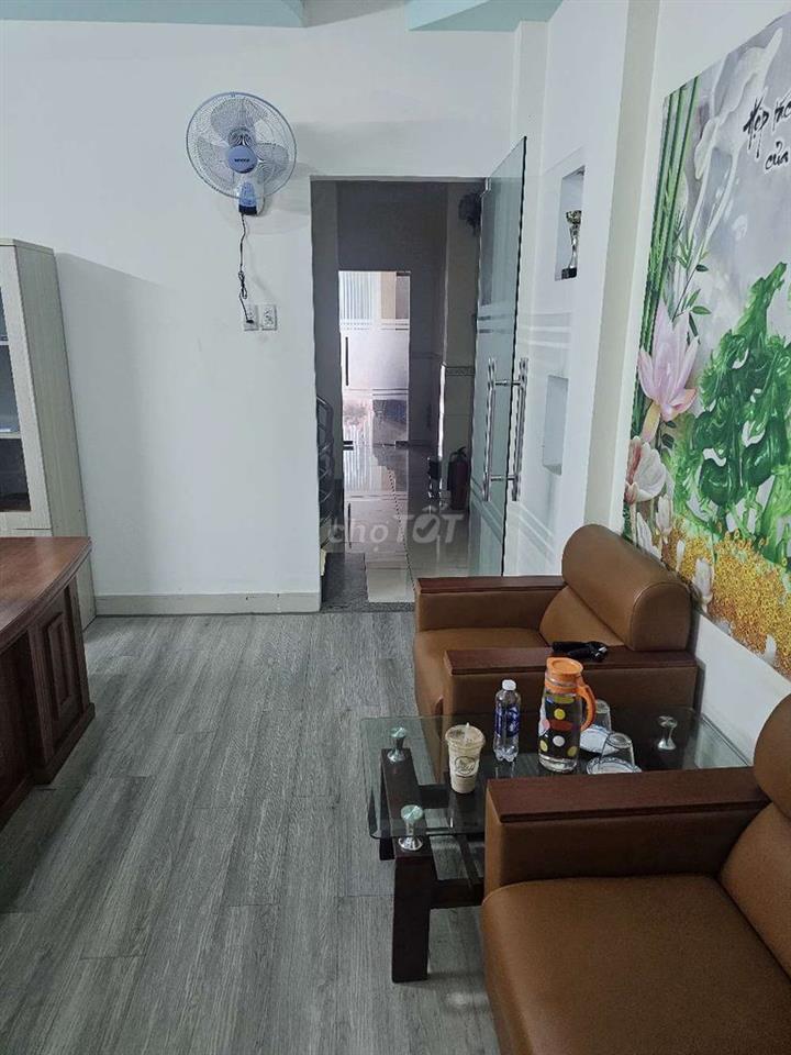 Cho thuê làm văn phòng toàn bộ tầng 2
