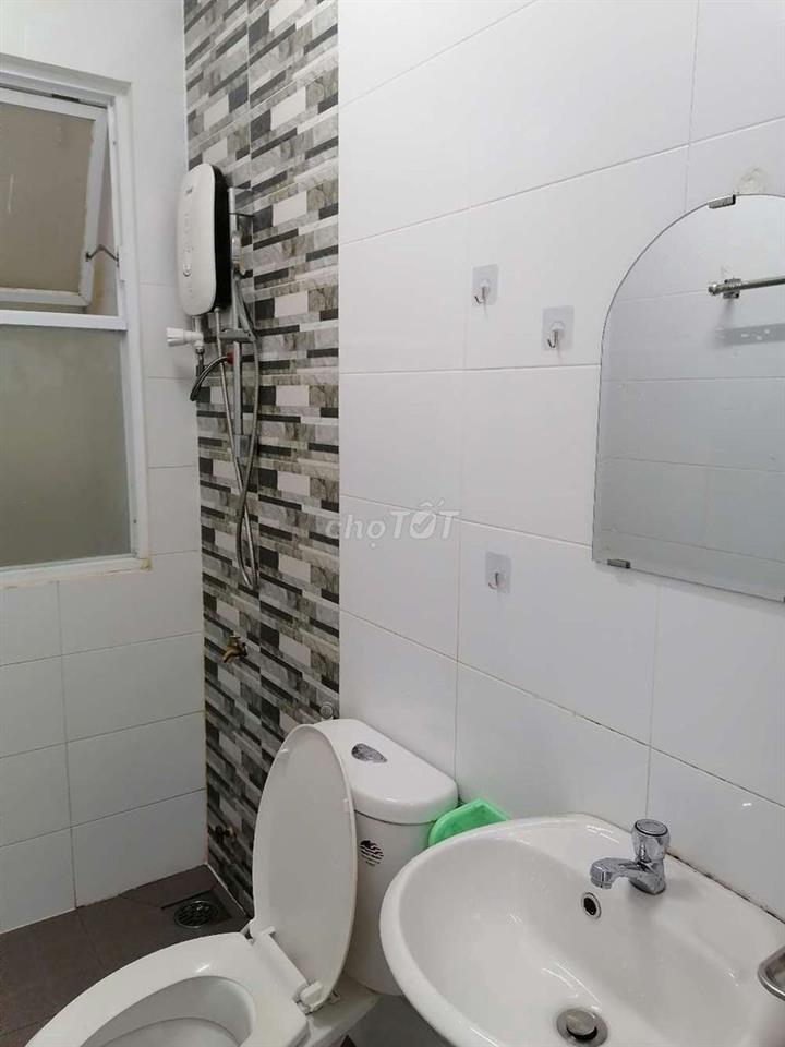 Phòng trọ Q4 giá rẻ