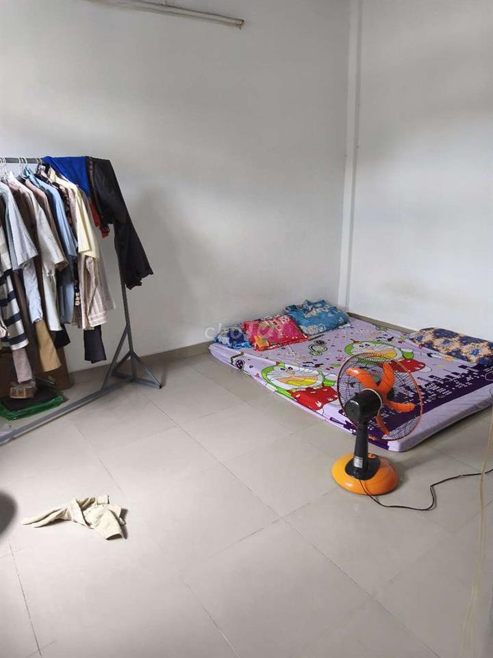 Phòng sạch đẹp rộng rãi mà fiá sinh viên