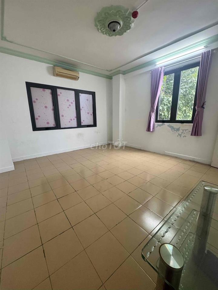 Phòng trọ 30m2 đường Nguyễn Tất Thành Q4