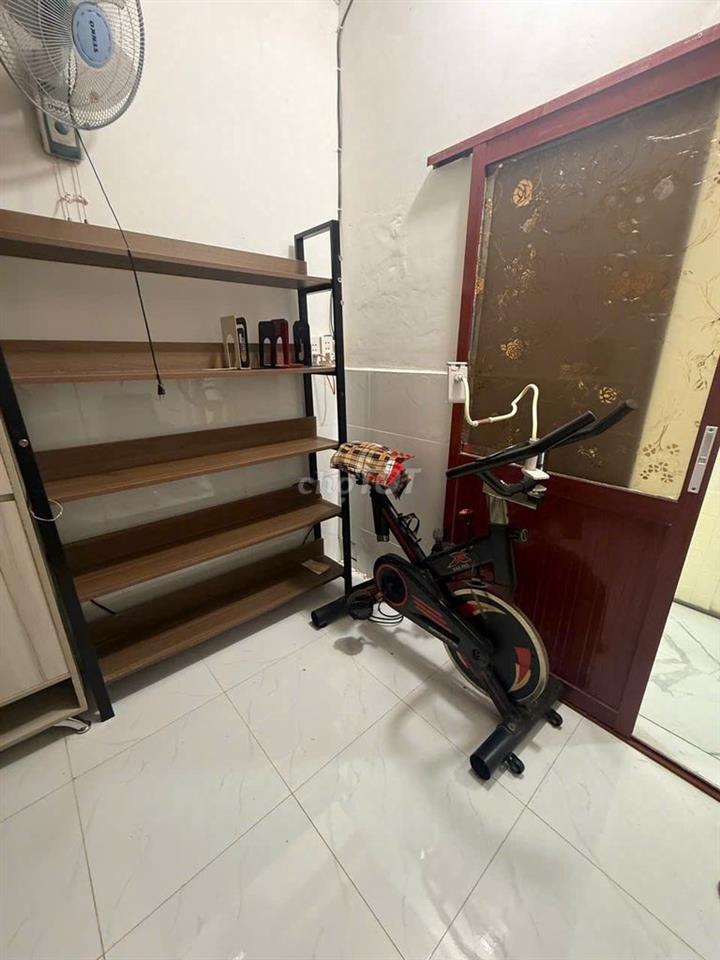 CHO THUÊ TẦNG TRỆT FULL NỘI THẤT,RIÊNG TƯ,SẠCH SẼ, DỌN VÀO Ở NGAY