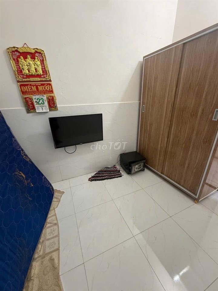 CHO THUÊ TẦNG TRỆT FULL NỘI THẤT,RIÊNG TƯ,SẠCH SẼ, DỌN VÀO Ở NGAY