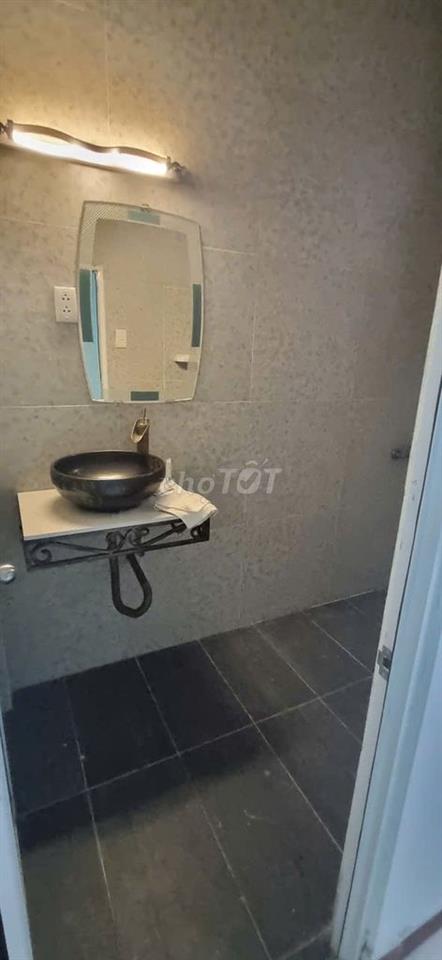 Cho thuê nguyên căn mặt tiền đường 6m