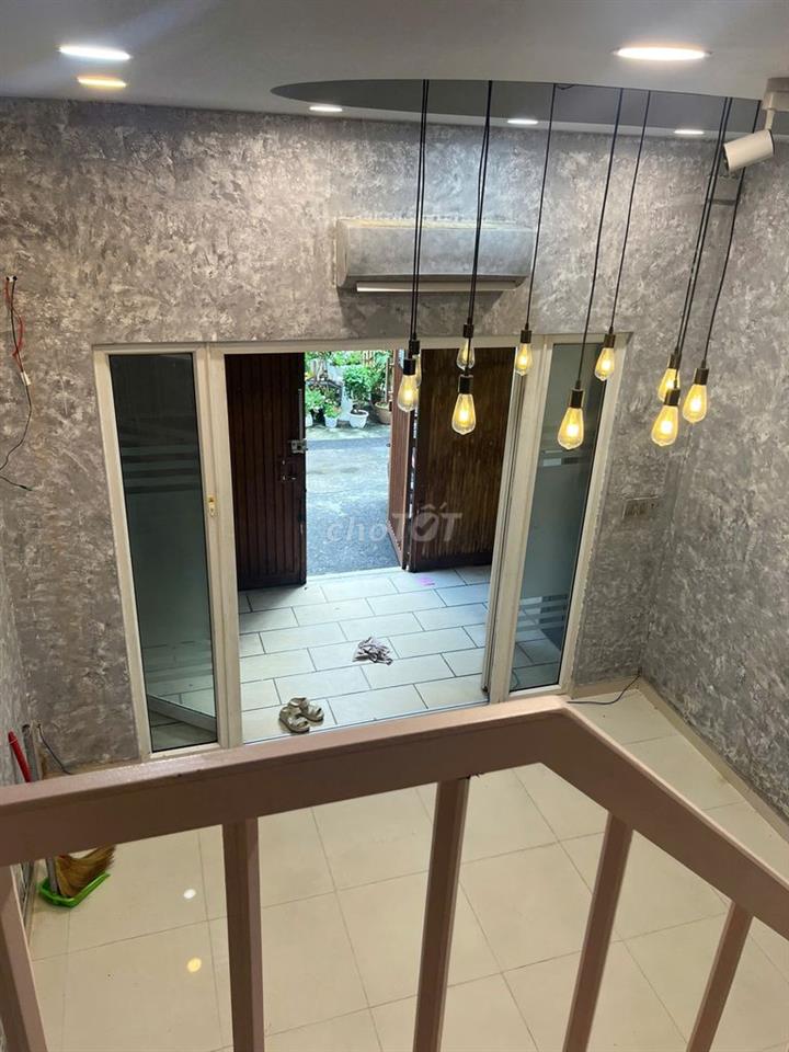 Cho thuê nhà nguyên căn đường NKKN Q3