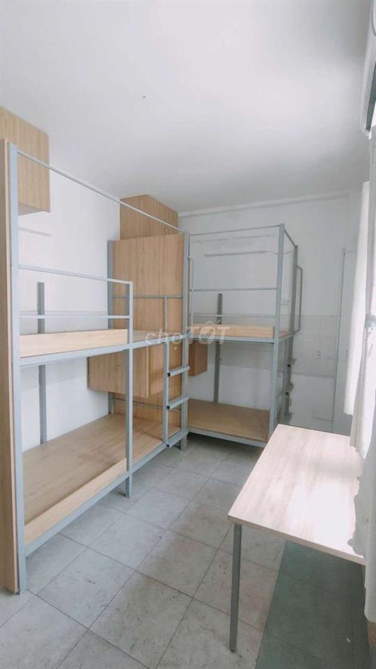 Ký Túc xá cách DH SPKT 150m. Cao Đẳng XD 1km