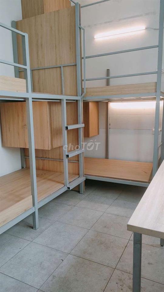 Ký Túc xá cách DH SPKT 150m. Cao Đẳng XD 1km