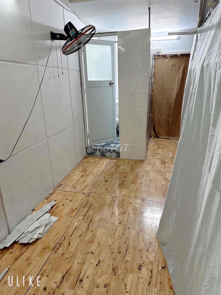 Cho Thuê phòng máy lạnh, toilet riêng, sạch.