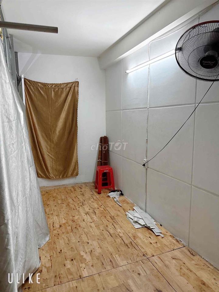 Cho Thuê phòng máy lạnh, toilet riêng, sạch.