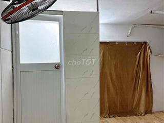 Cho Thuê phòng máy lạnh, toilet riêng, sạch.