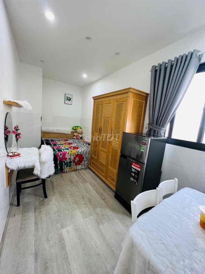 Studio cửa sổ 4trx Q4 siêu hiếm chỉ có 1p