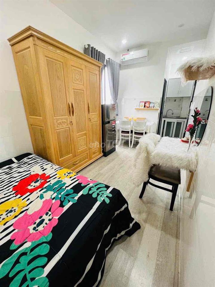 Studio cửa sổ 4trx Q4 siêu hiếm chỉ có 1p