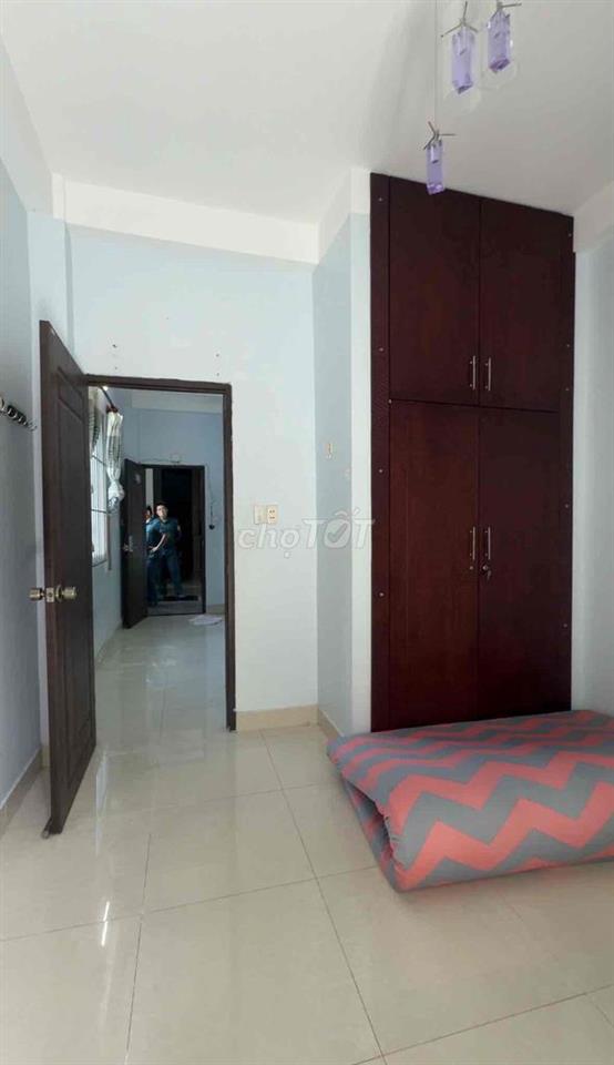 1pn bancon lớn ngay Trung tâm Q4