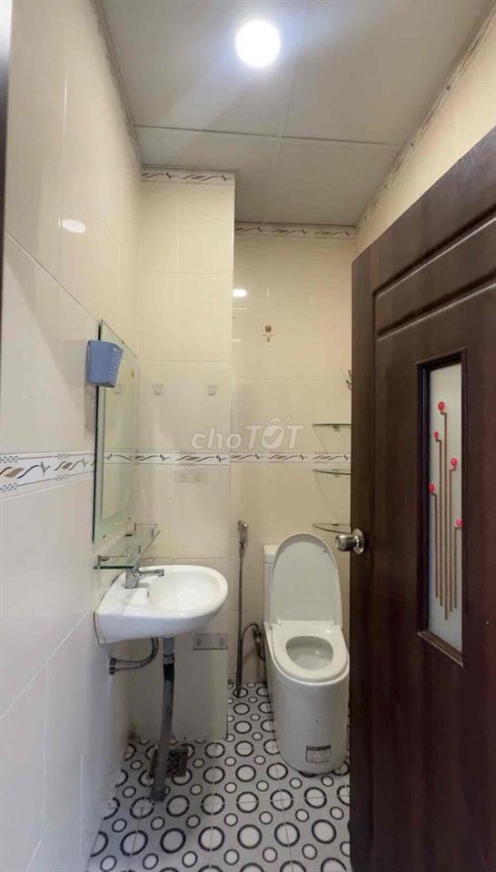 1pn bancon lớn ngay Trung tâm Q4