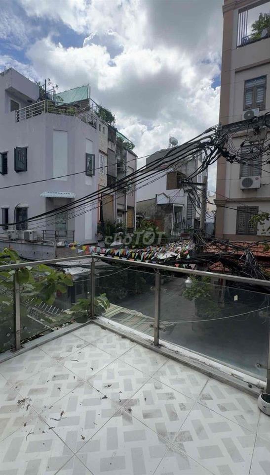 1pn bancon lớn ngay Trung tâm Q4