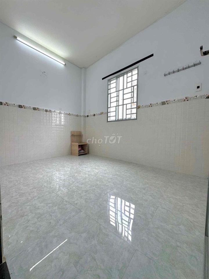 Studio q4 cửa sổ lớn