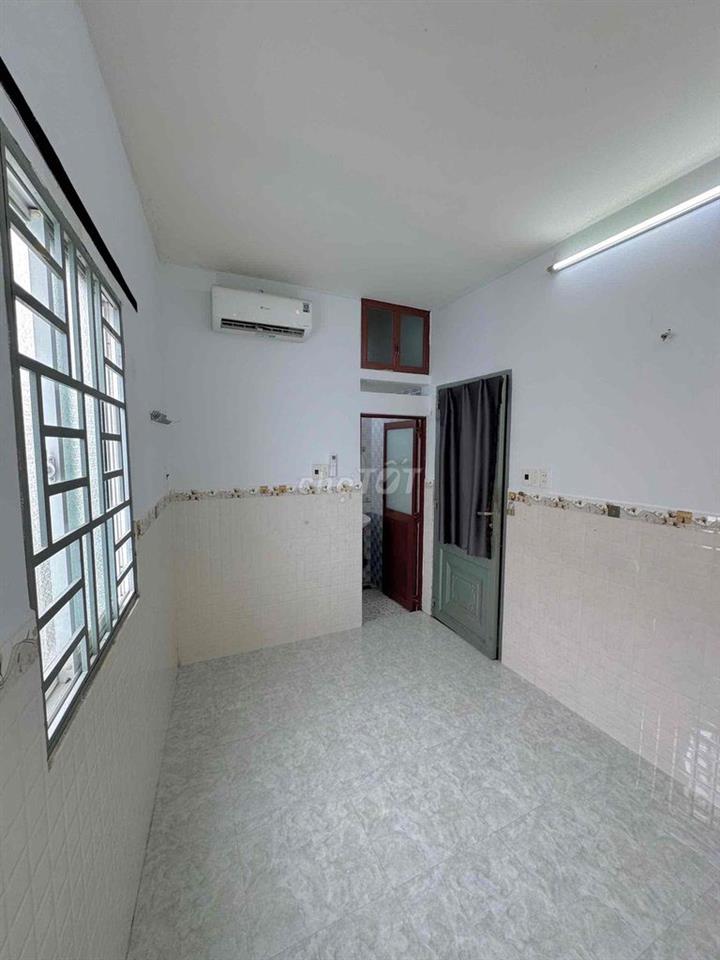 Studio q4 cửa sổ lớn