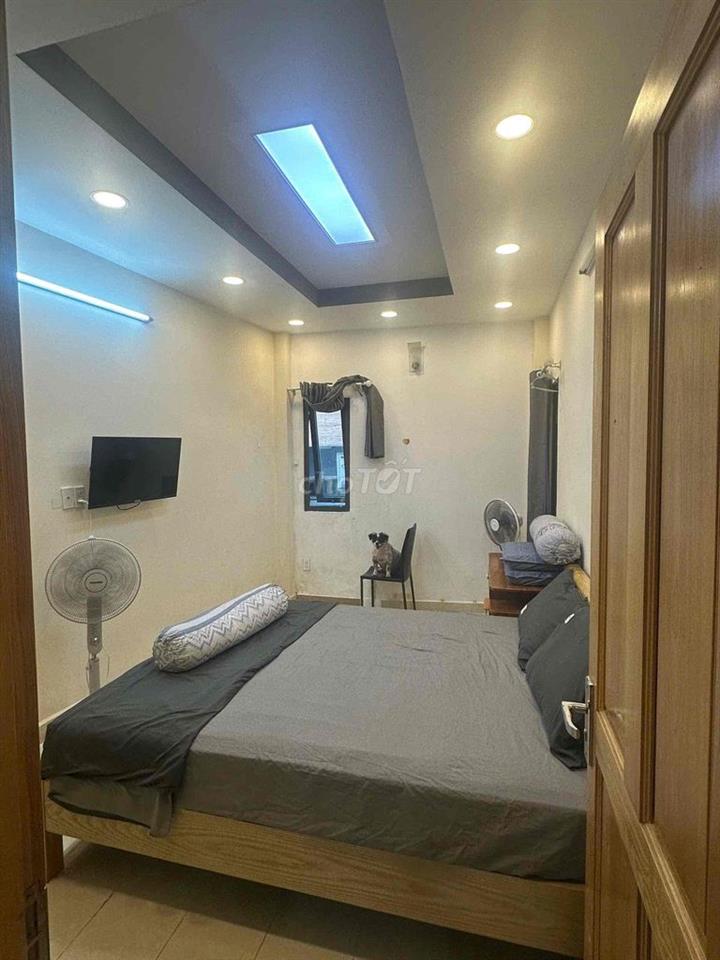 Studio cửa sổ đủ nội thất bếp chung chỉ 4p dùng