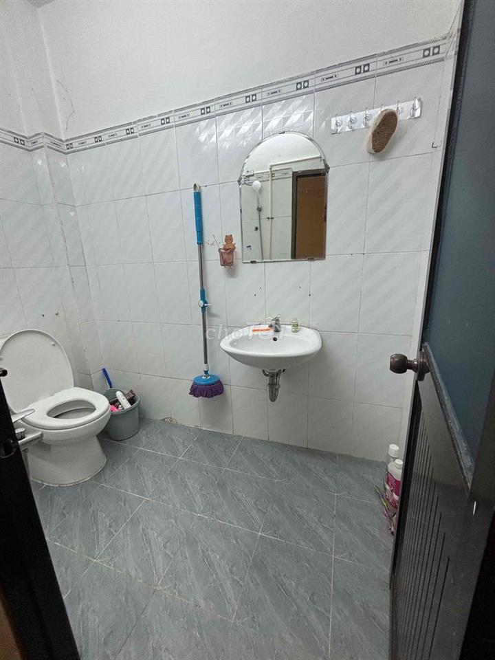 Phòng 20m2 toilet riêng tầng 2