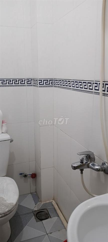 Cho 1 nữ ở ghép 