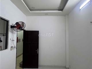 cho thuê phòng trọ 18m2 MT đường số q4