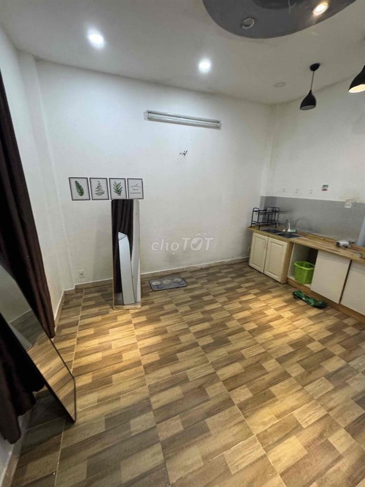 CĂN STUDIO TÁCH BẾP FULL NT 35m2 ở MT ĐƯỜNG SỐ 45 Q4
