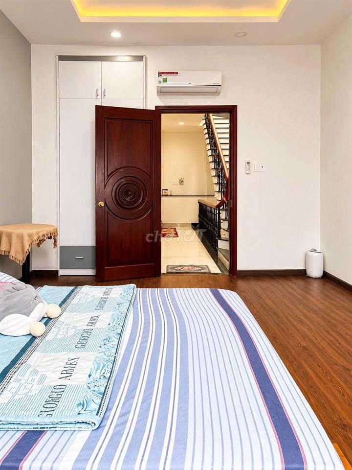 Cho thuê phòng trung tâm Q4 đầy đủ tiện nghi