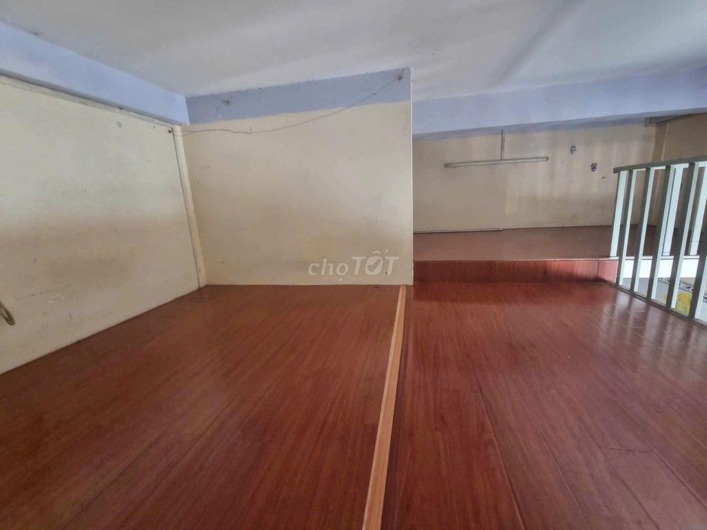 Bán chung cư Triệu Quang Phục (Lầu 2 + Lầu 3), Q5