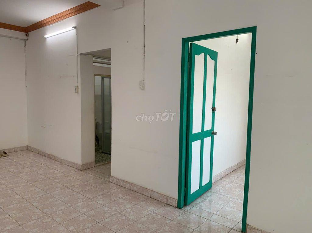 GIA ĐÌNH BÁN CĂN HỘ PHAN VĂN TRỊ  - CHỦ RẤT THIỆN CHÍ -56M2,2PN 2WC