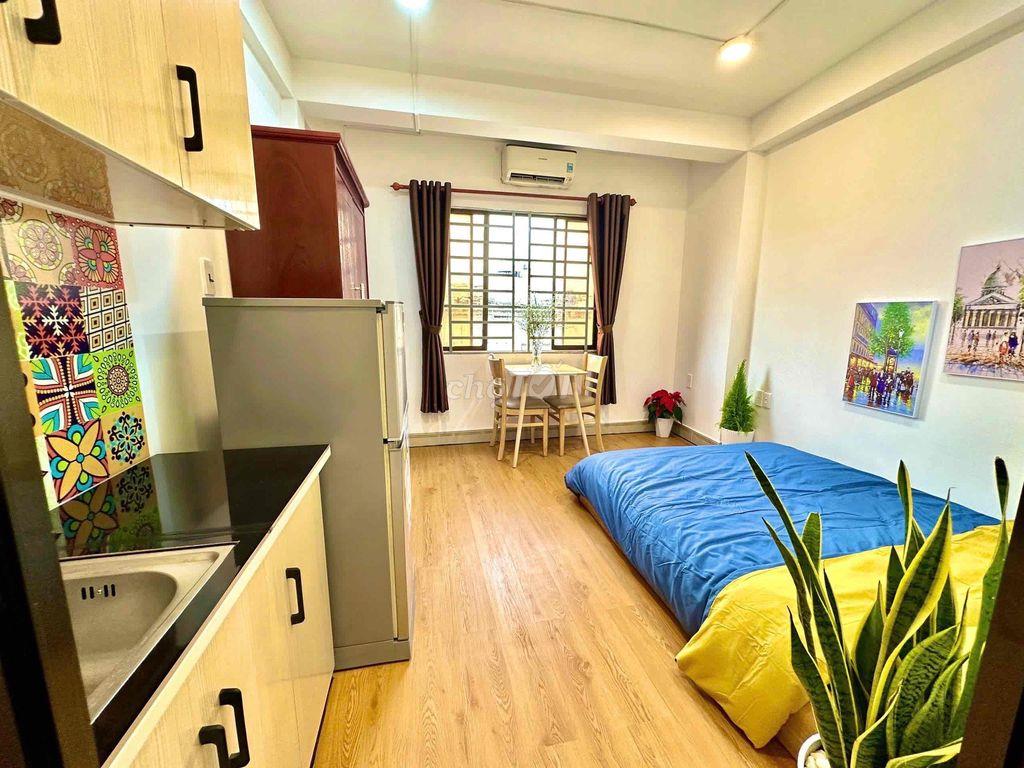 Phòng Xinh Full Nội Thất Thang Máy Duy Chuyển Gần UEH Khoa Học Tự Nhie