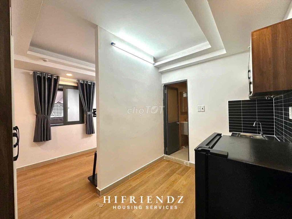 Studio Rộng 40m2 - Ban Công - 1PN Tách Bếp - Máy Giặt - Gần Q1, 3, 10