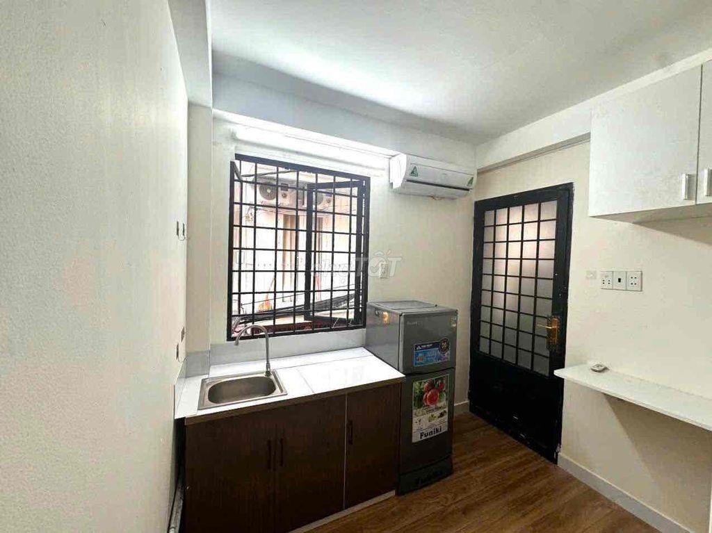 STUDIO FULL NỘI THẤT CỬA SỔ NGAY CƯ XÁ BẮC HẢI Q10