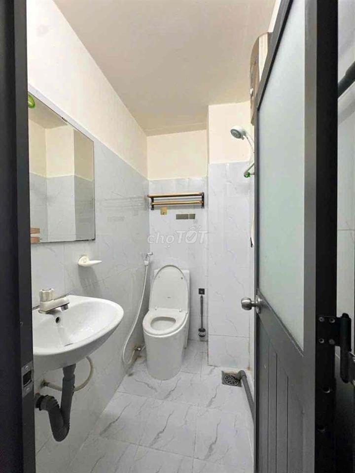 STUDIO FULL NỘI THẤT CỬA SỔ NGAY CƯ XÁ BẮC HẢI Q10