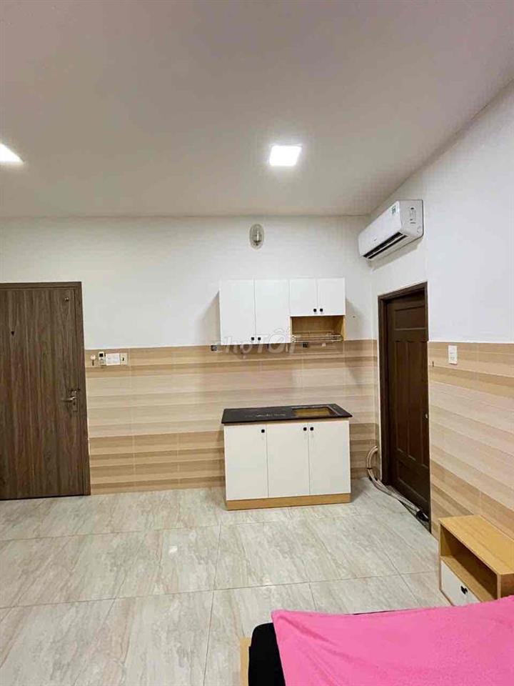 Căn hộ cao cấp ở giữa trung tâm Quận 5. Full nội thất cao cấp
