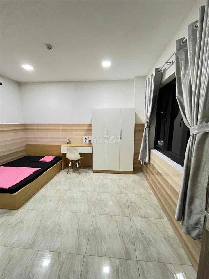 Căn hộ cao cấp ở giữa trung tâm Quận 5. Full nội thất cao cấp