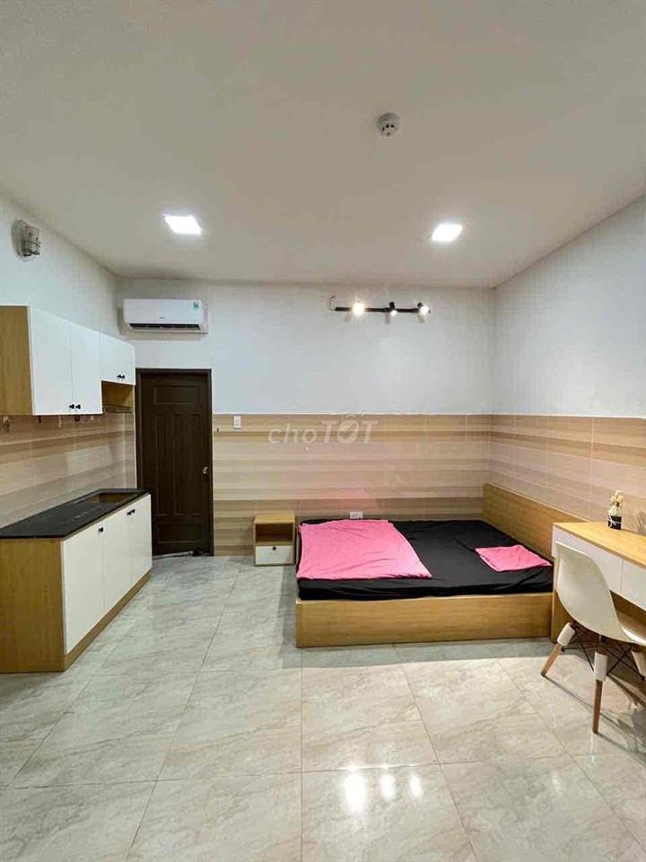 Căn hộ cao cấp ở giữa trung tâm Quận 5. Full nội thất cao cấp