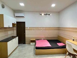 Căn hộ cao cấp ở giữa trung tâm Quận 5. Full nội thất cao cấp