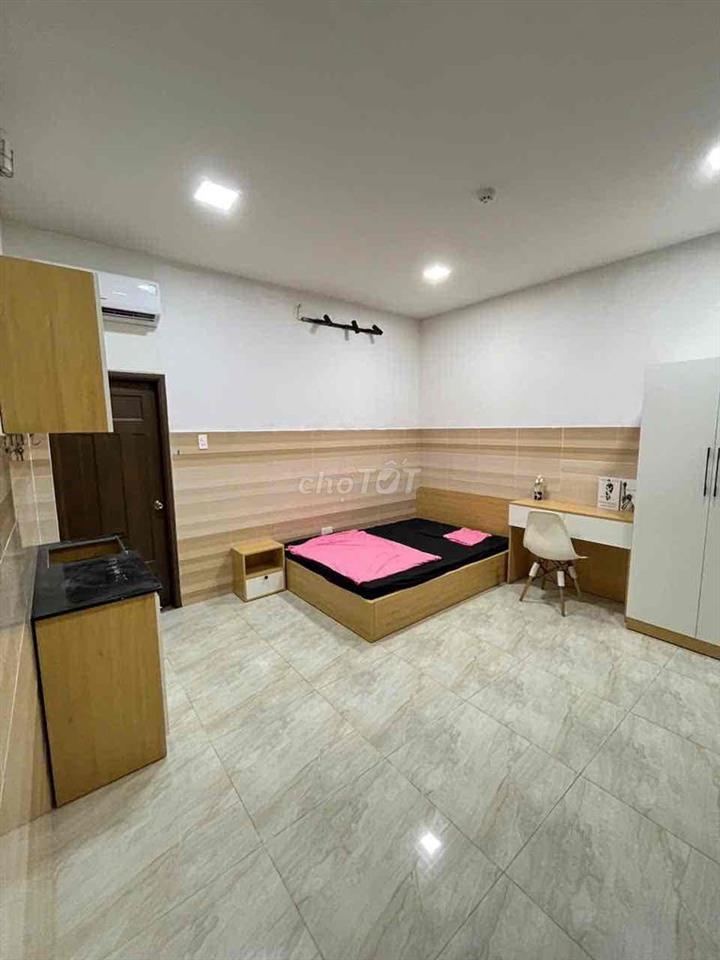 Căn hộ cao cấp ở giữa trung tâm Quận 5. Full nội thất cao cấp