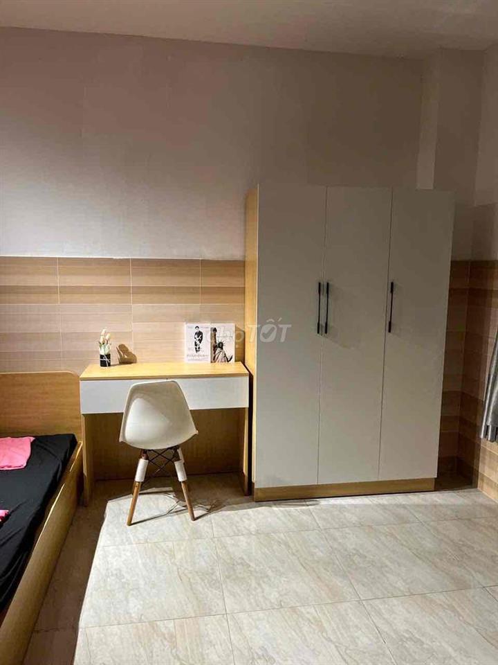 Căn hộ cao cấp ở giữa trung tâm Quận 5. Full nội thất cao cấp