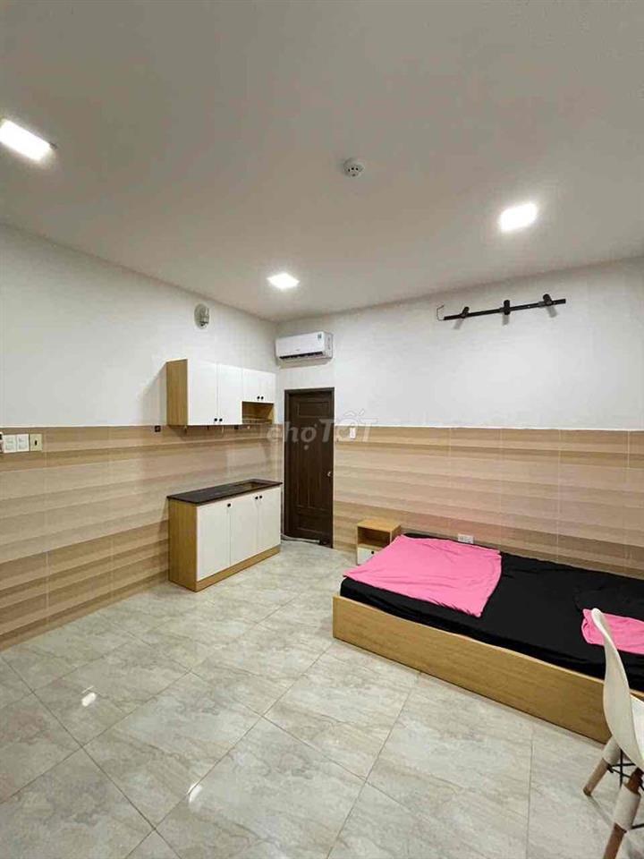 Căn hộ cao cấp ở giữa trung tâm Quận 5. Full nội thất cao cấp