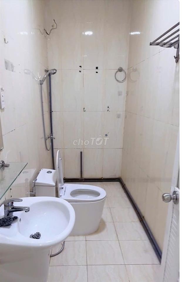 Cho thuê căn hộ đường Hoàng Kim Giao, Phường 5, Quận 8.